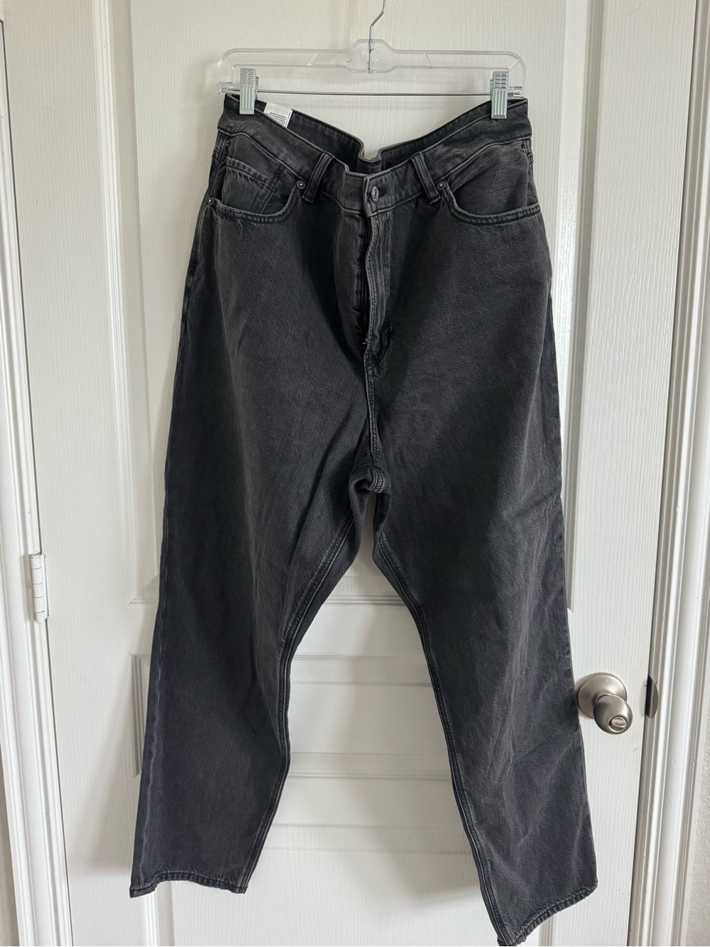 American Eagle Outfitters Strigid Mom Jean Jeans in Washed Black